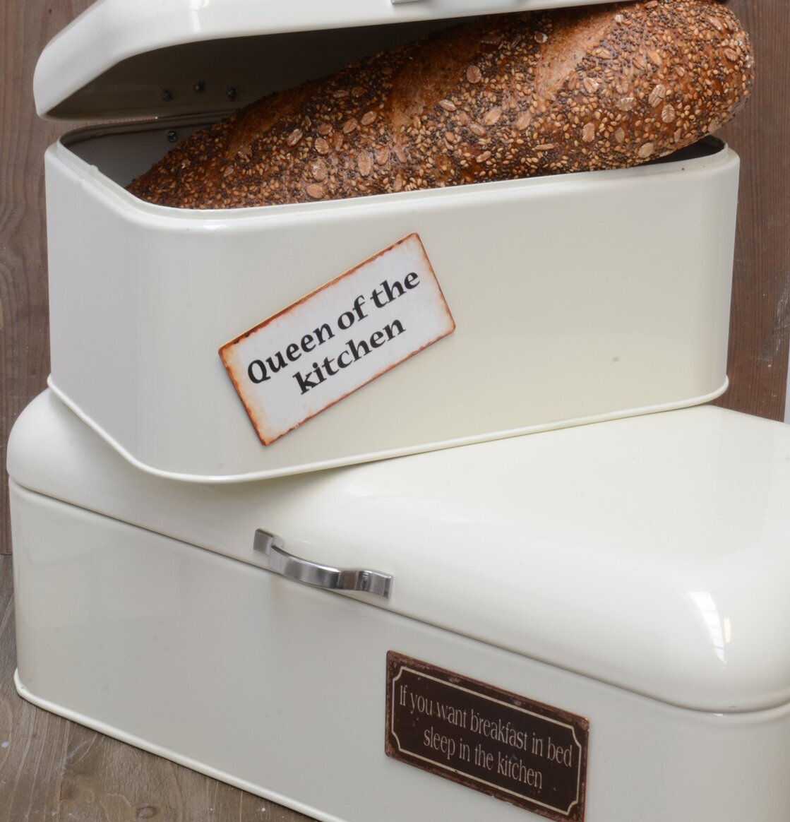 Brödbox Liten Vit från IB Laursen i en rustik köksmiljö