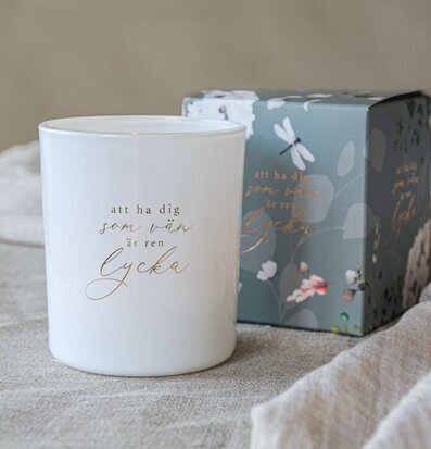 Bild av stilren ljuslykta med varm och personlig känsla