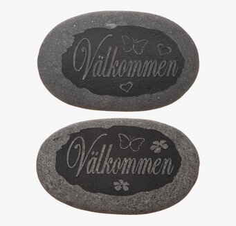 Sten - Välkommen från Different Design med ingraverad text