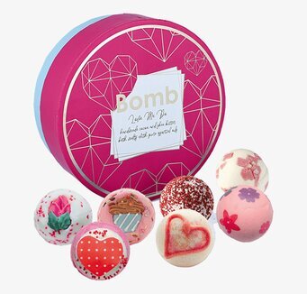 Presentbox Love Me Do från Palmetten med sju badbomber