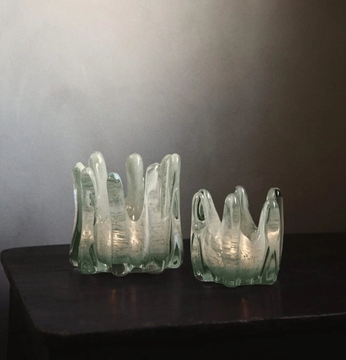 Helix Ljuskopp Mossgrön Stor från Olsson & Jensen på bord