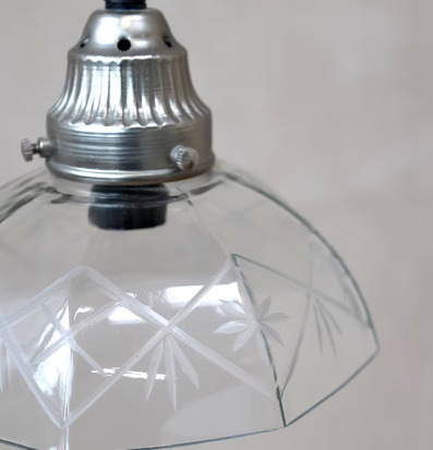 Lampa Med Handslipat Glas från Chic Antique i elegant design