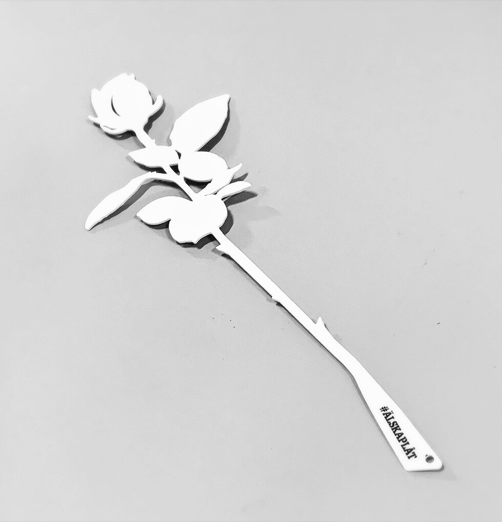 #ÄlskaPlåt Ros Vit från Älskaplåt, vitlackerad metallros