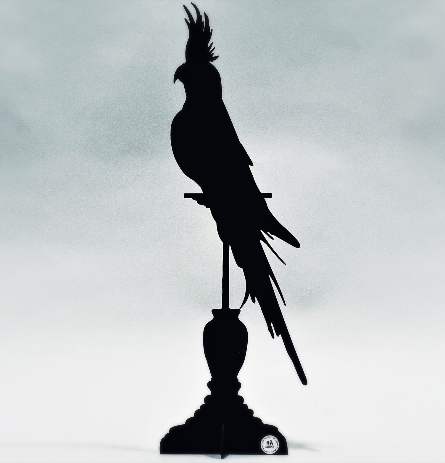 #ÄlskaPlåt Papegoja Svart från Älskaplåt i svart metall