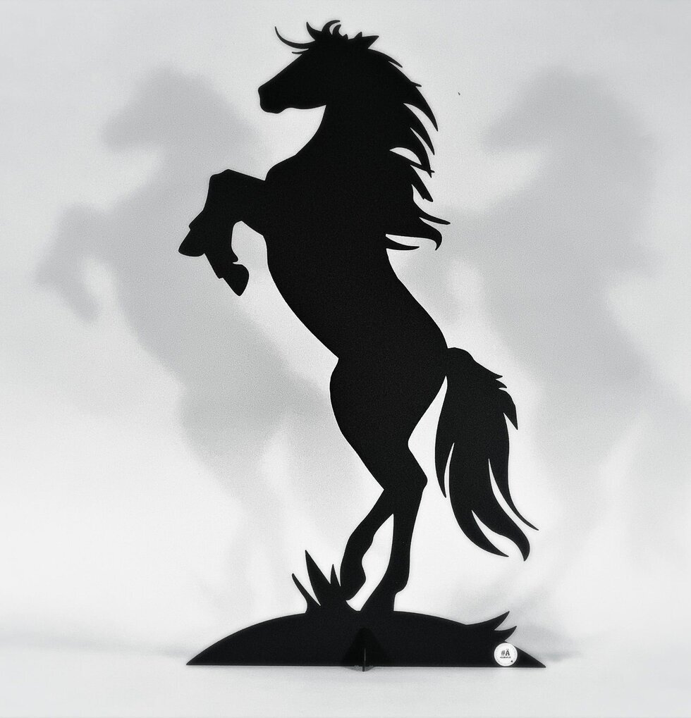 #ÄlskaPlåt Häst Svart från Älskaplåt, elegant plåtfigur