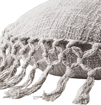 Kudde Fernando Ljusgrå från Affari med dekorativa fransar