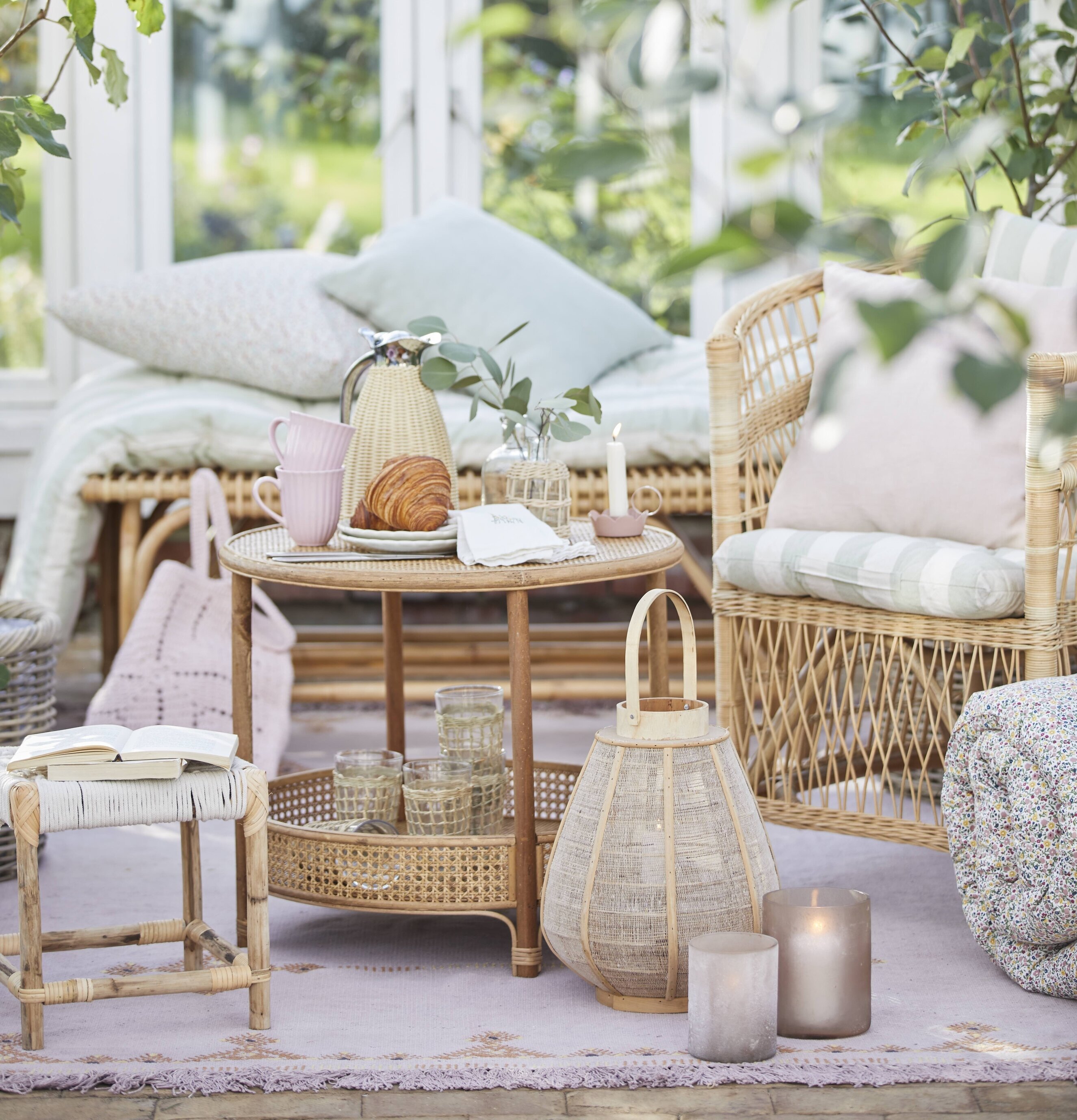 Ljuslykta Rosa Unika Stor från IB Laursen på runt bord