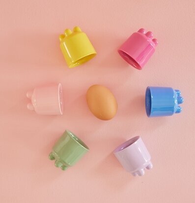 Äggkoppar Melamin 6-pack från Rice på rosa bakgrund