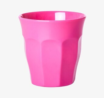 Bild av färgglad mugg med livfull rosa design