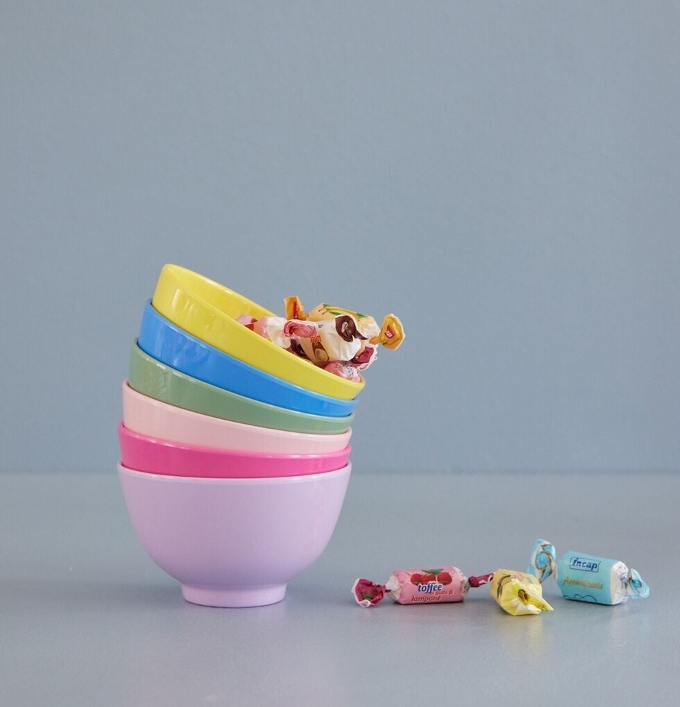 Skål Small 6-pack - Flower Me Happy från Rice, staplade skålar