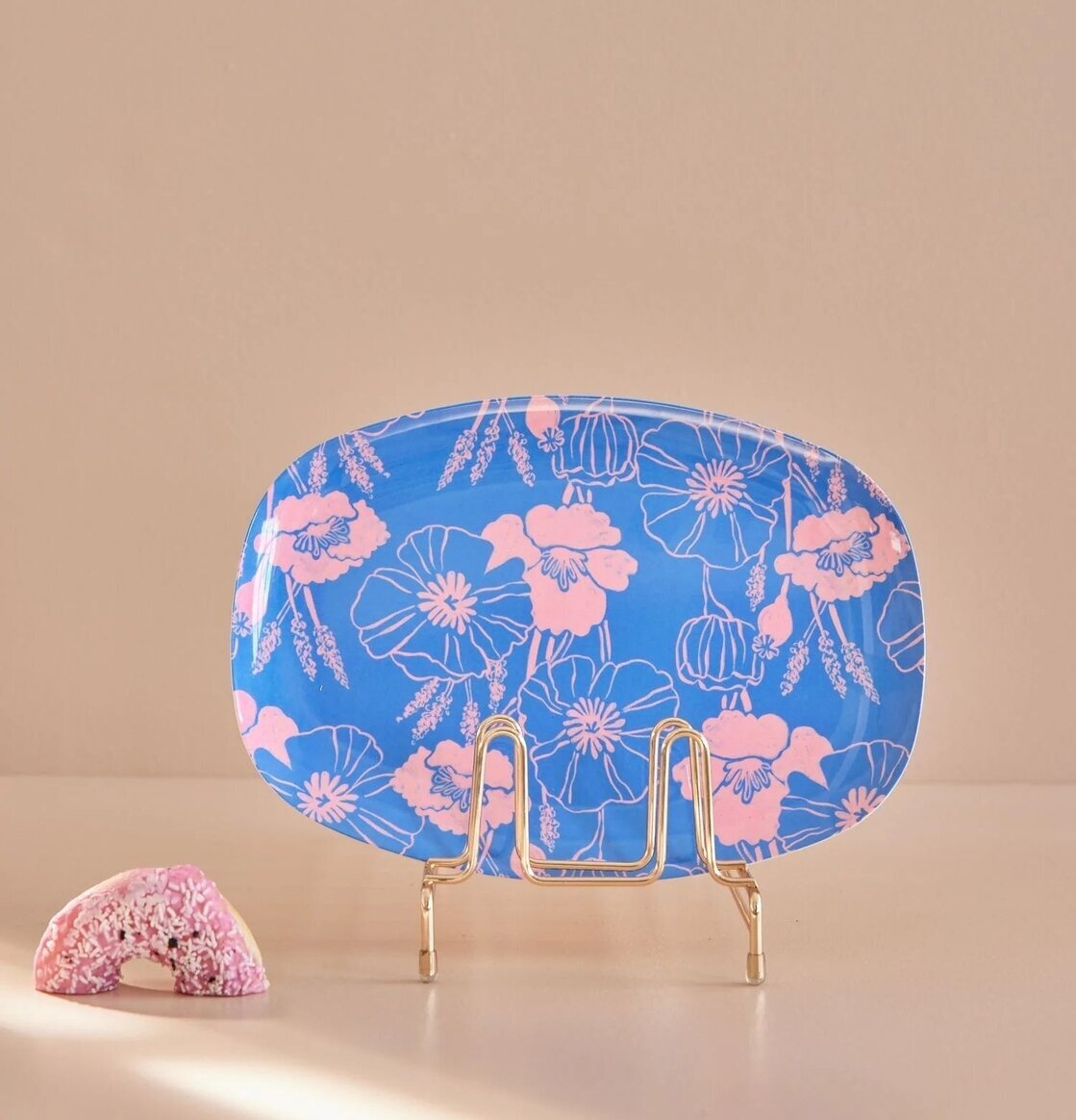 Tallrik Poppies Love Print från Rice med blommigt mönster