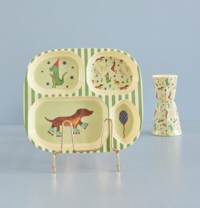 Barntallrik 4-Fack Animal Print Green från Rice på metallställ