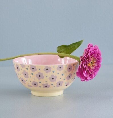 Skål Flowers Print från Rice med blommönster och mjuka färger