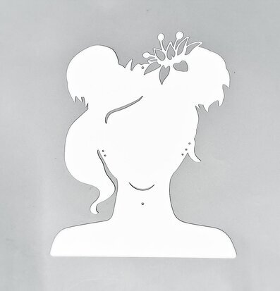 #ÄlskaPlåt Tjejgalge Blank Vit från Älskaplåt mot grå bakgrund