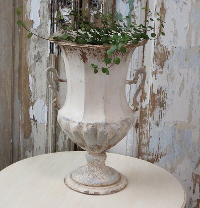 Fransk Kruka På Fot X-Large från Chic Antique med växter