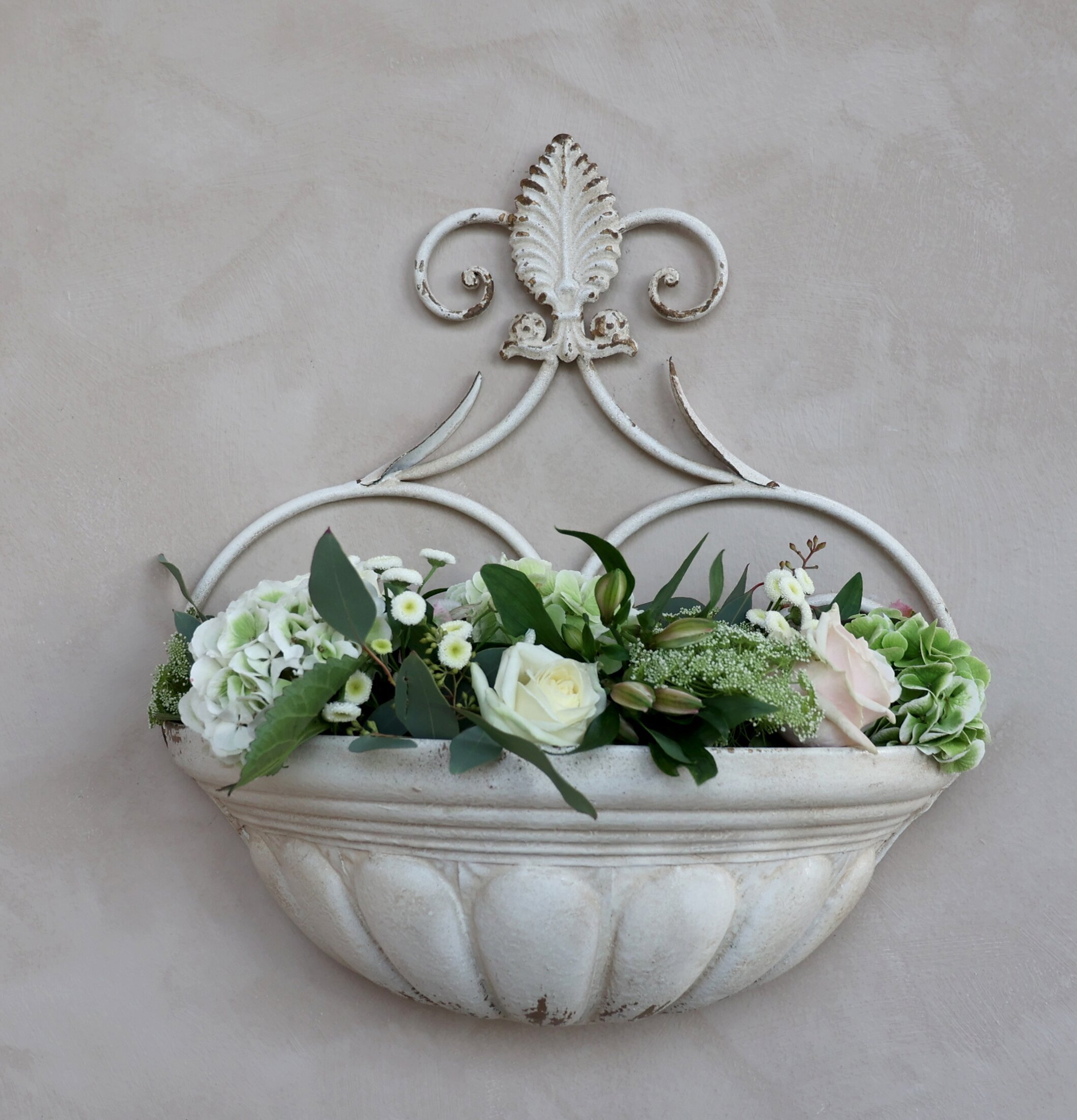 Fransk Väggampel Antique Creme från Chic Antique med blommor