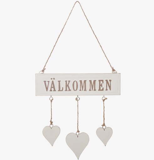 Träskylt Välkommen från Different Design med hjärtdekorationer