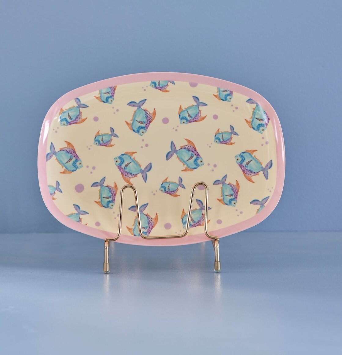 Tallrik Fish Cream Print från Rice med färgglada fiskar