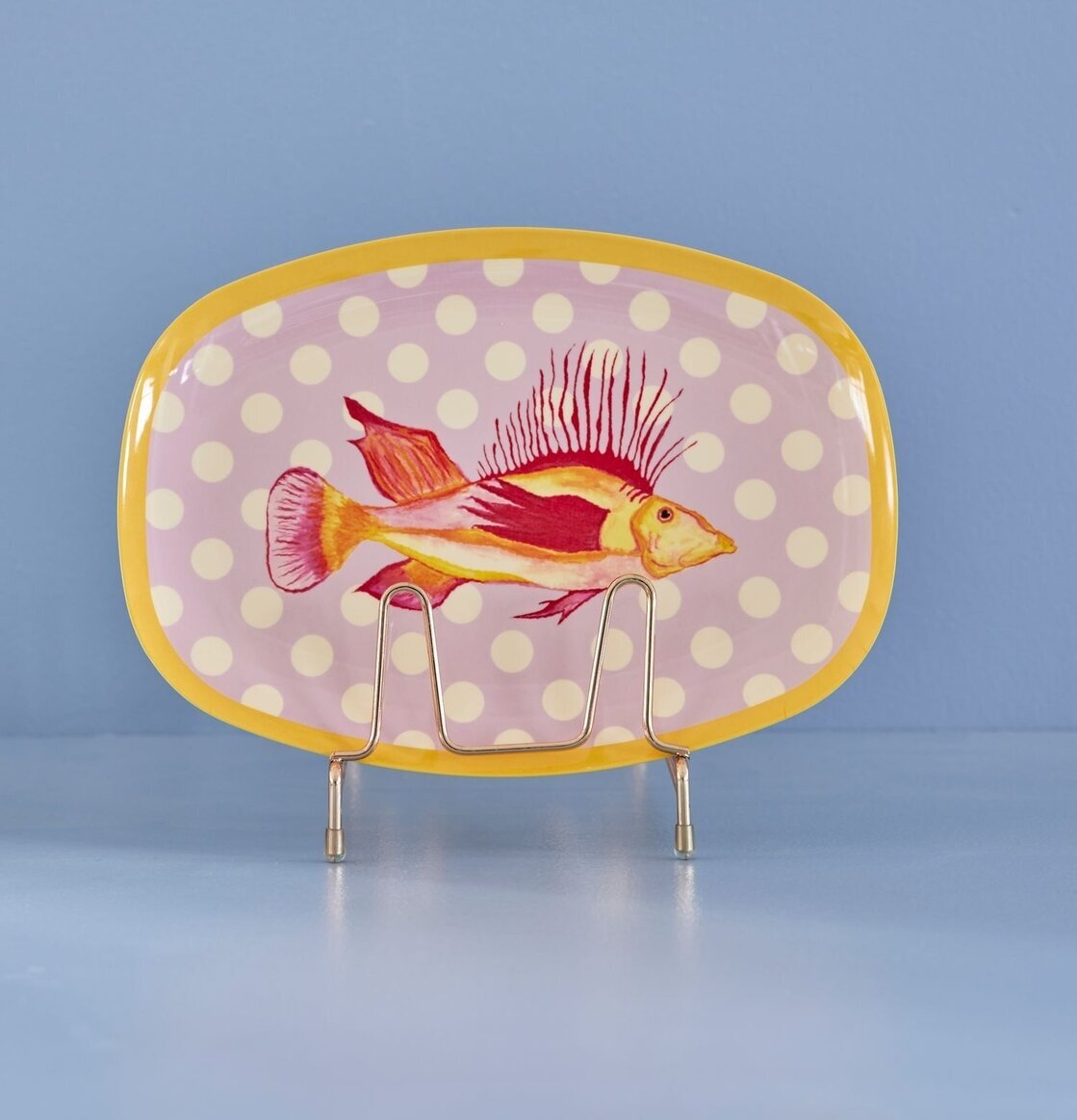 Tallrik Fish Lavender Print från Rice med färgglad fiskdesign