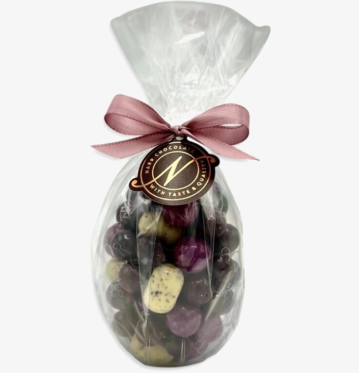 Bild av elegant påskägg med lakrits och choklad