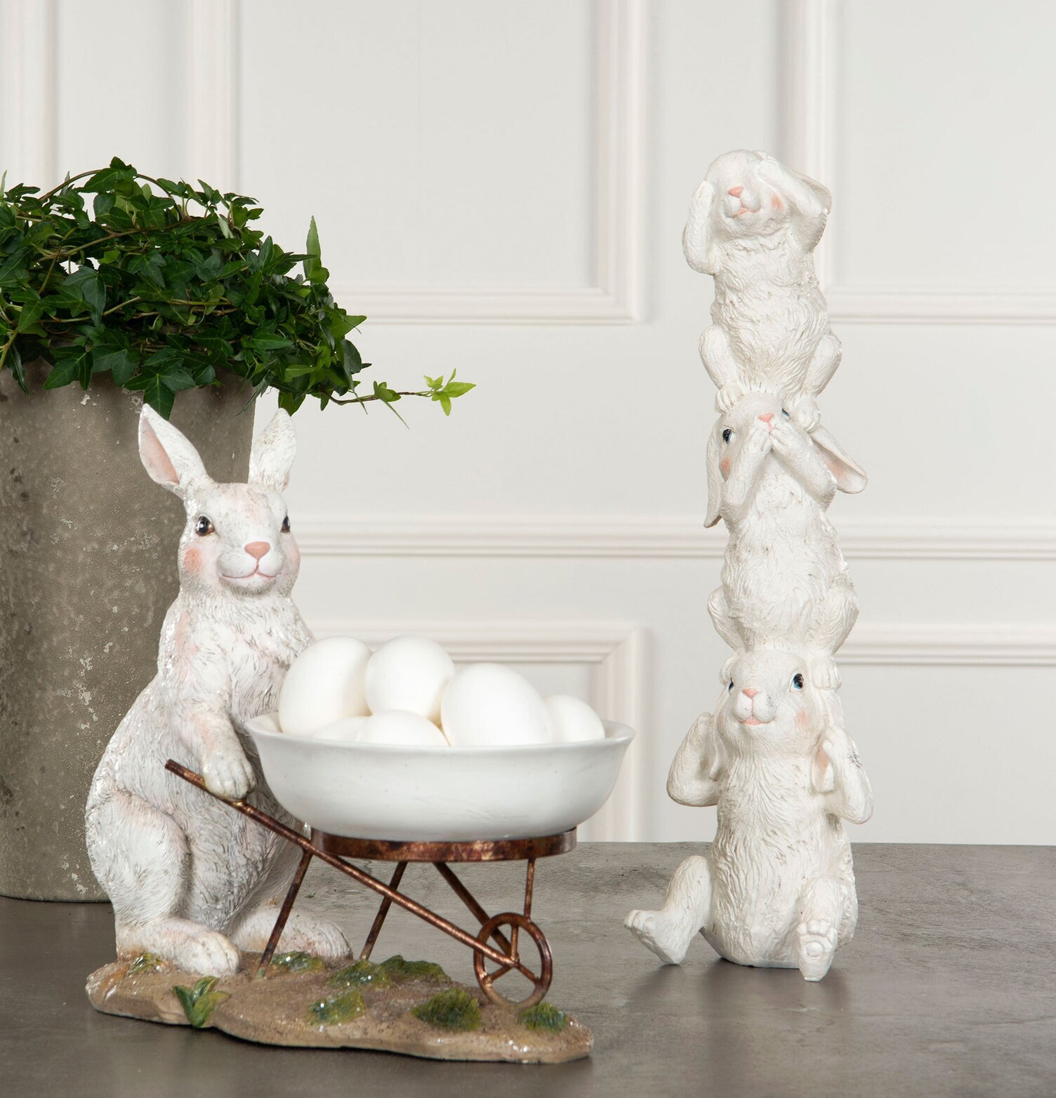 Hare Med Skål från A Lot Decoration i rustik miljö