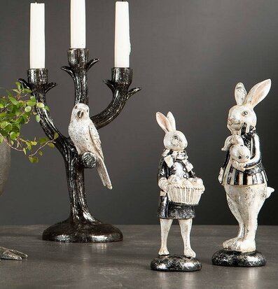 Hare Med Ägg Poly från A Lot Decoration med ljusstake