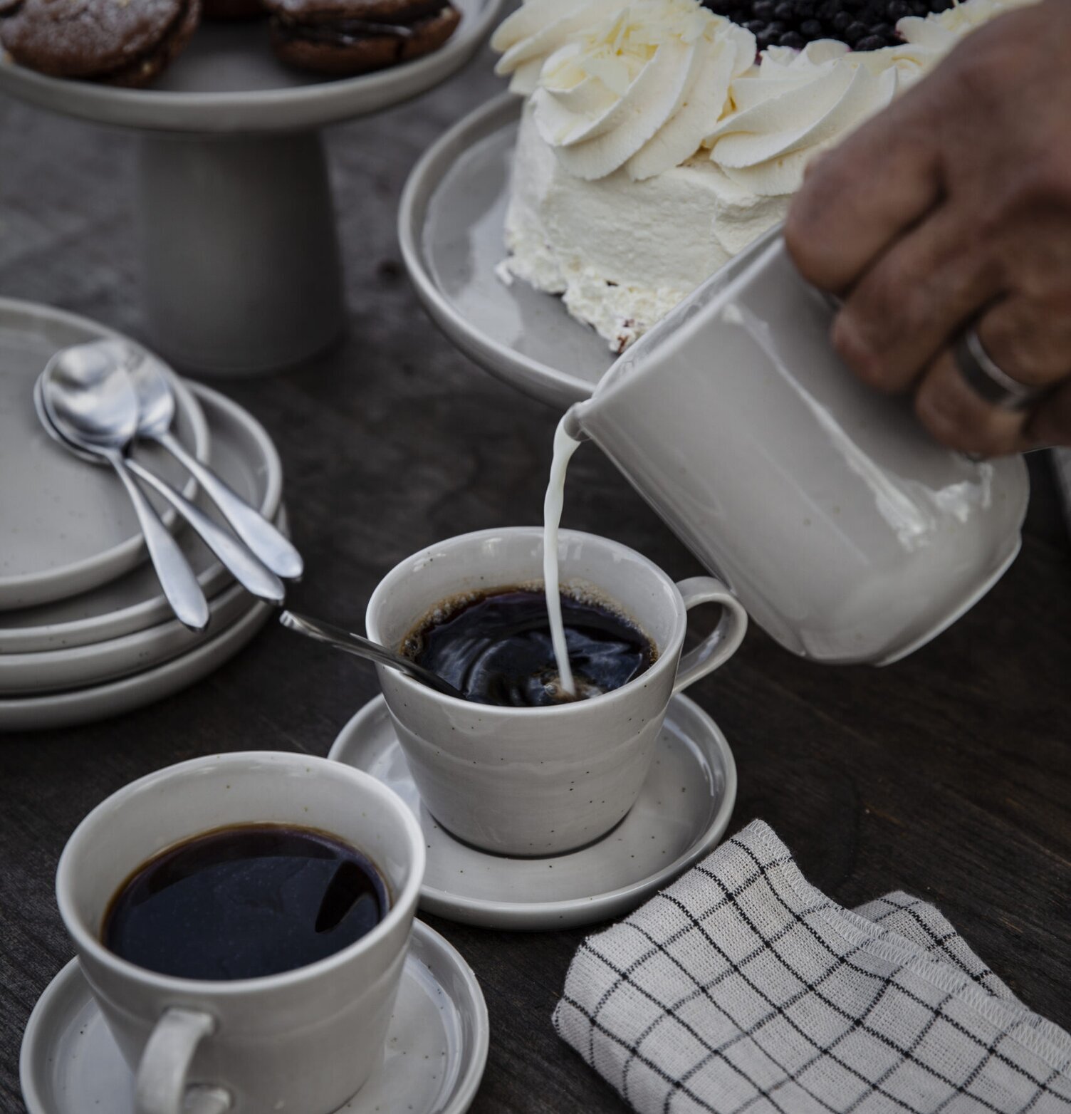 Mjölkkanna Sand - Ernst från Ernst i en trivsam fikamiljö