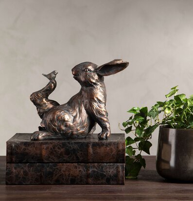 Hare Fågel Poly skulptur från A Lot Decoration på böcker