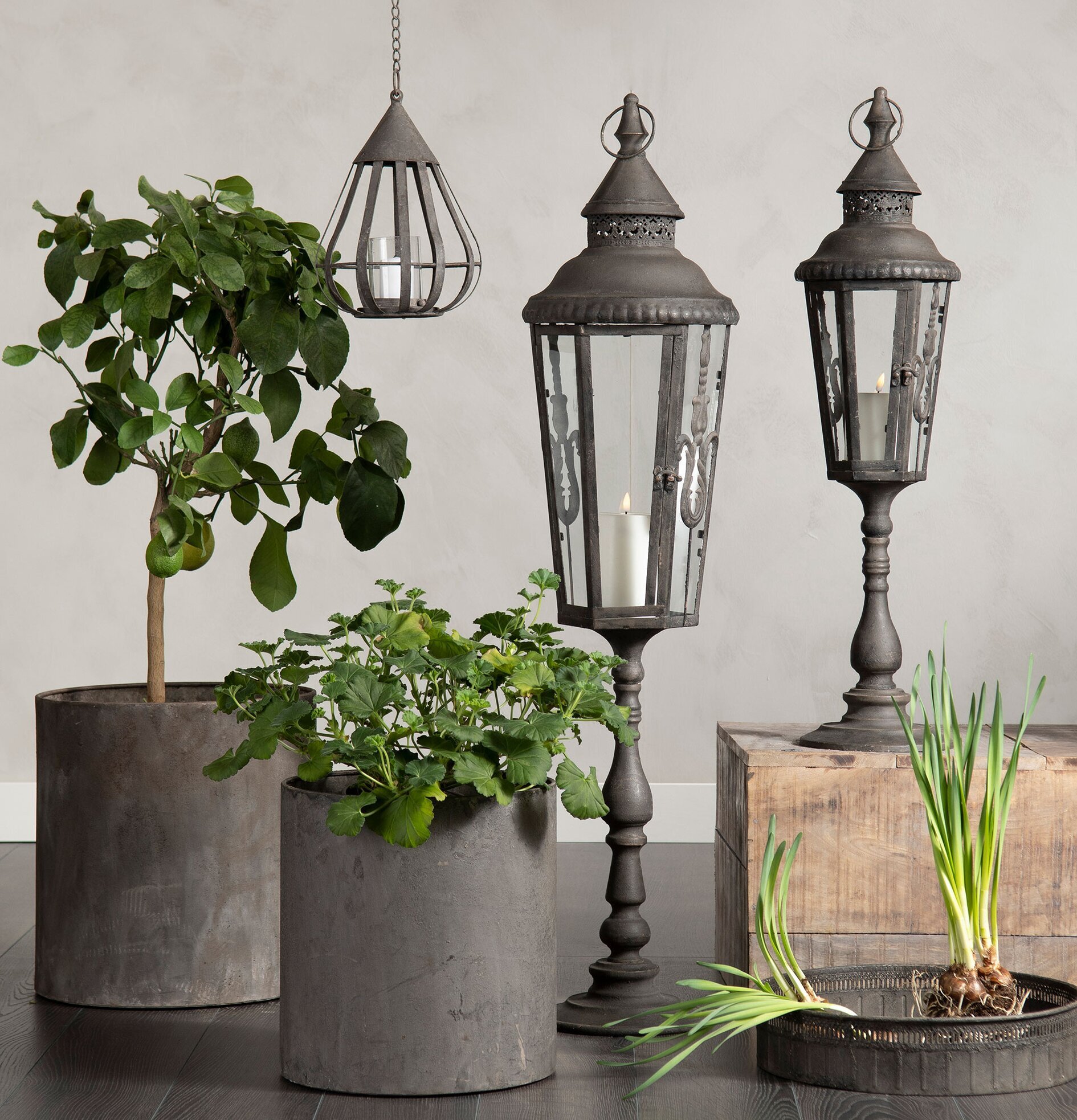 Lykta Baron Metall Mellan från A Lot Decoration i miljö