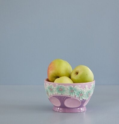 Skål Keramik Lavender Flower Design från Rice med äpplen