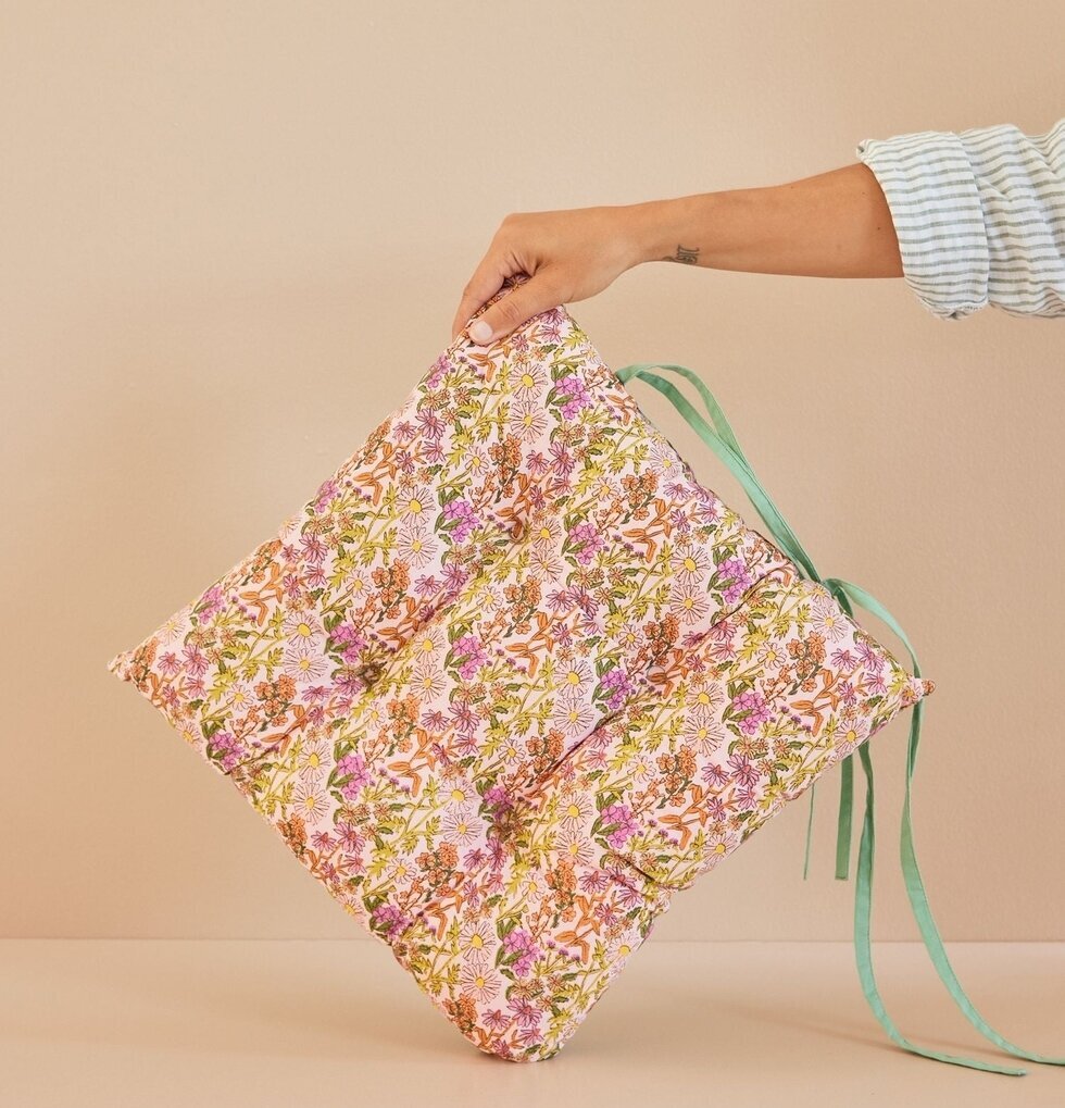 Stolsdyna Flower Print från Rice med färgglatt blommönster