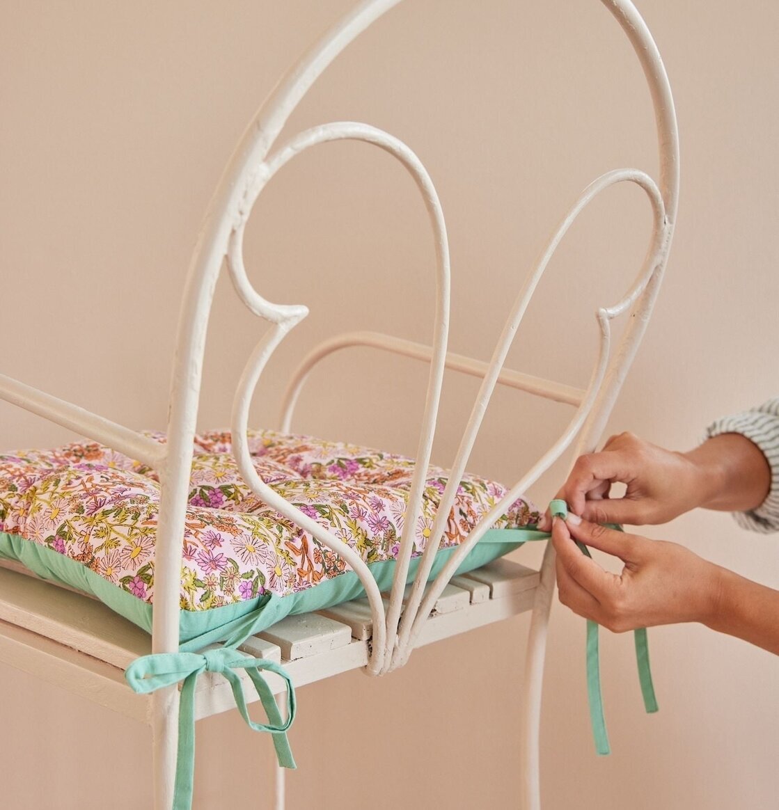 Stolsdyna Flower Print från Rice med färgglatt blommönster