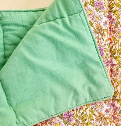 Rice Cotton Quilt Flower Print med färgglatt blommönster