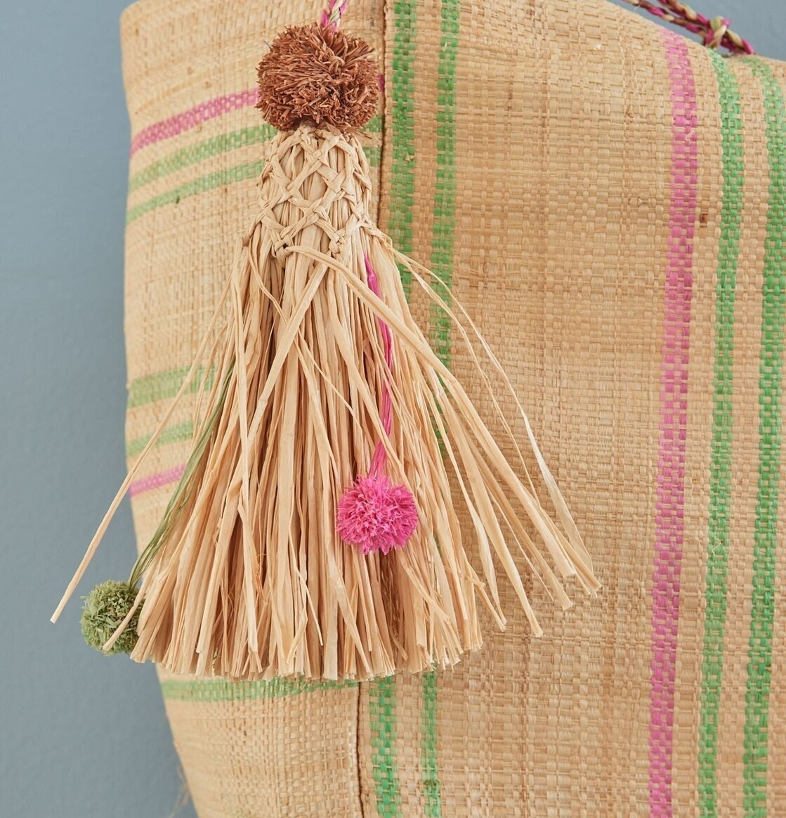 Shoppingväska Raffia Pink/Green från Rice i färgglada ränder