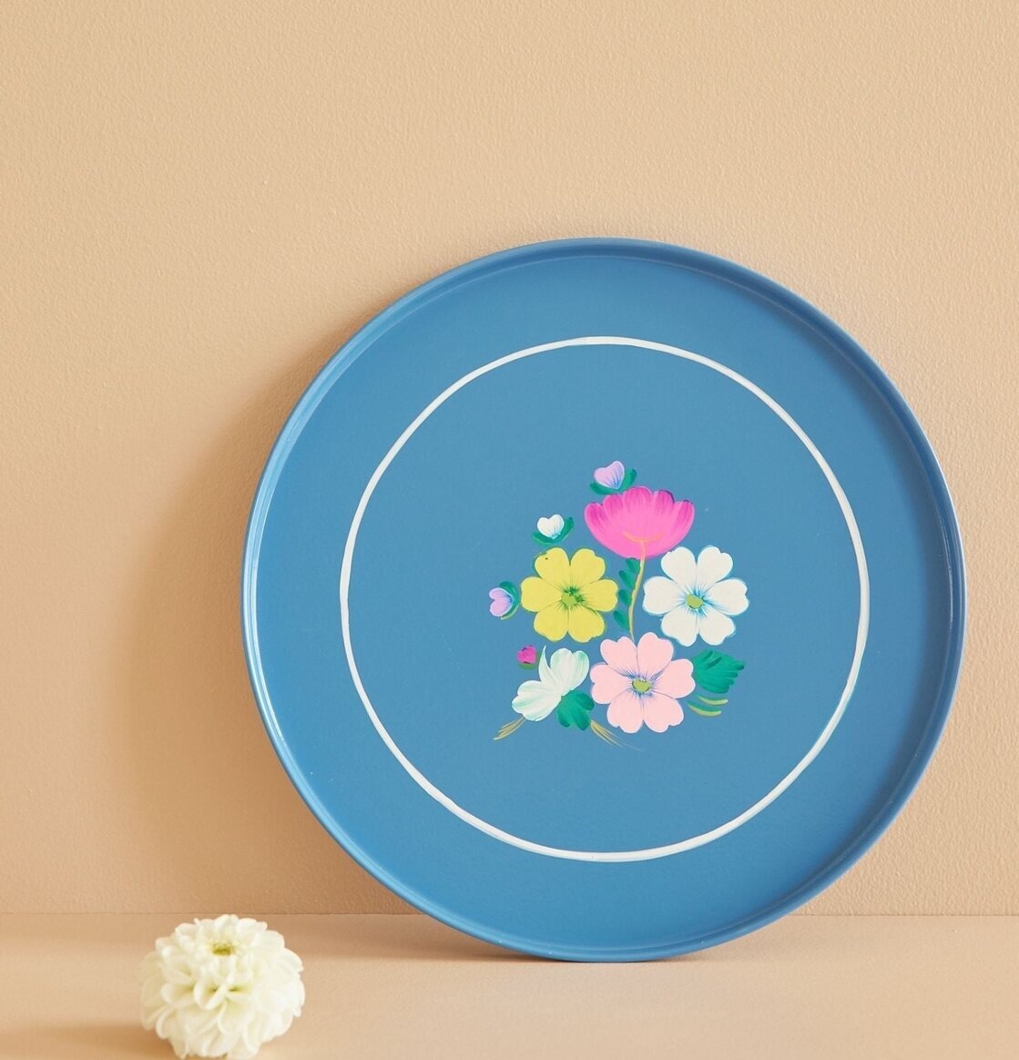 Emaljbricka Blå Med Blommor från Rice med blommönster