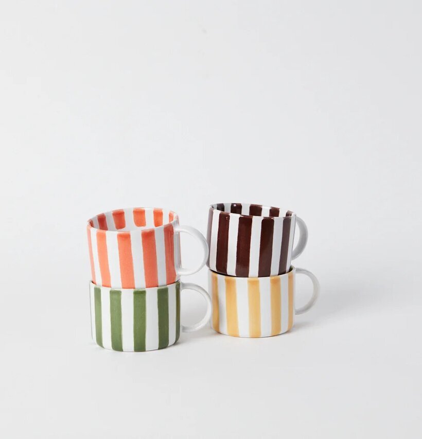 Monica Kopp Med Fat Brun från Olsson & Jensen, randig design