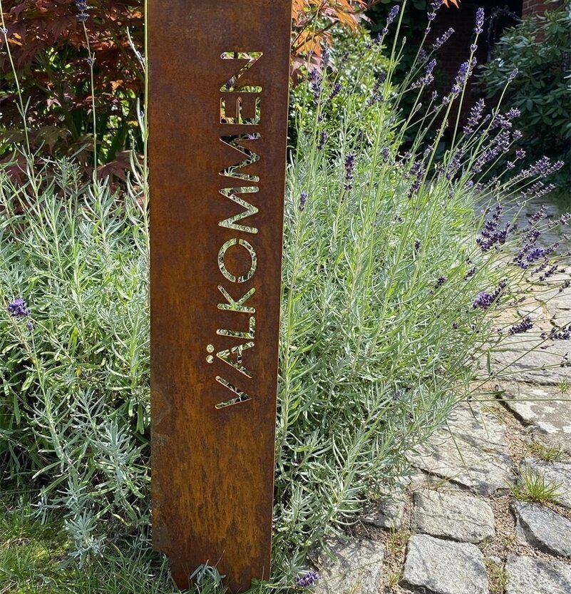 Dekoration Välkommen Rost från Eldgarden i trädgård