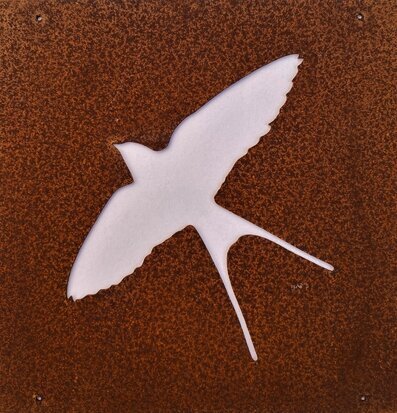 Skylt Svala (armeringsnät) från Lind Decoration med svala