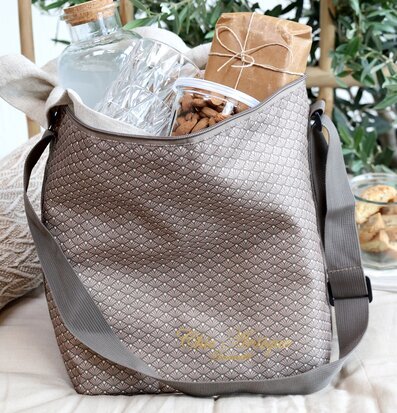 Kylväska Med Axelrem från Chic Antique i naturmiljö