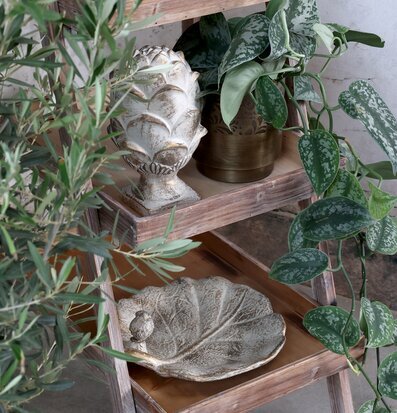 Vittel Dekor På Fot Med Guldmönster från Chic Antique på hylla