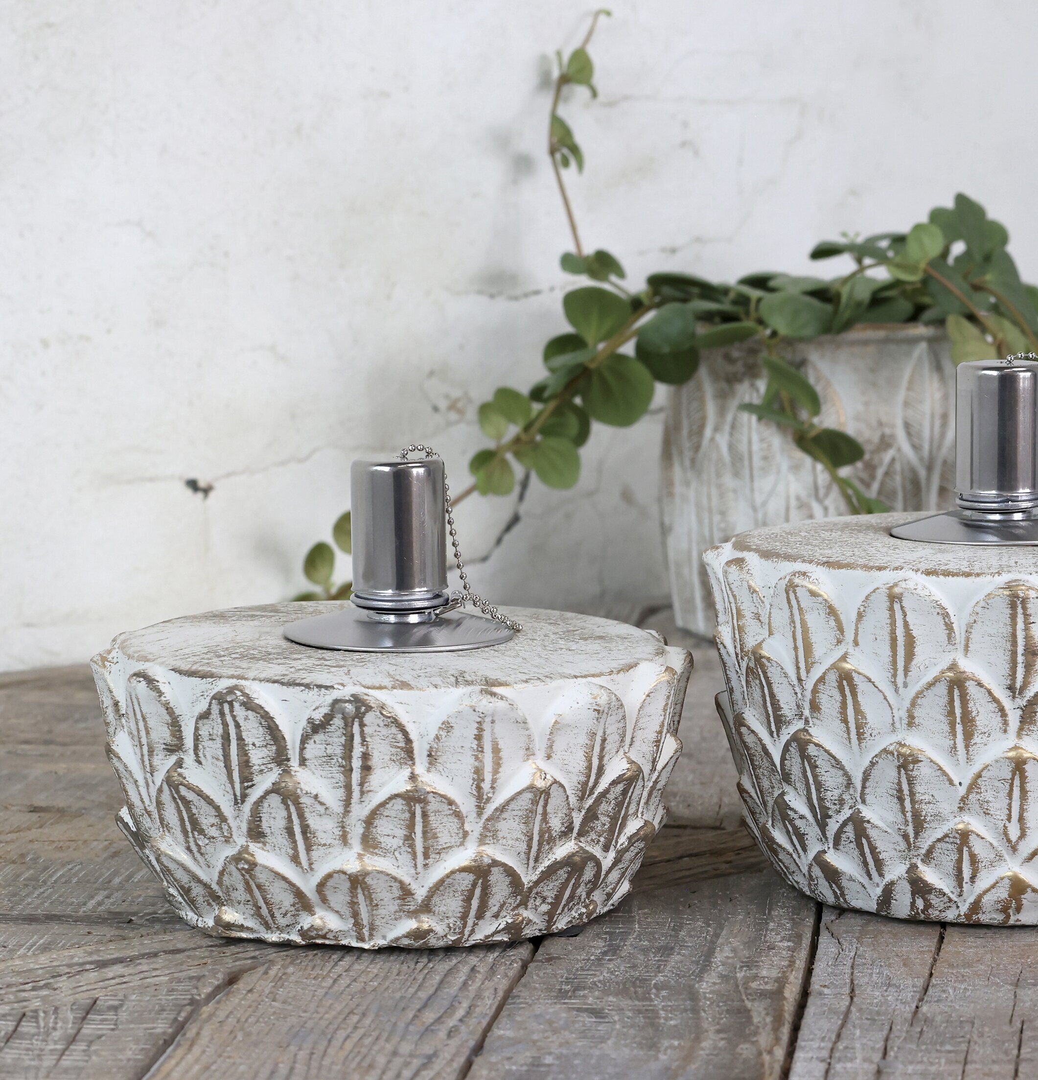 Vittel Oljelampa Med Guldmönster Mellan från Chic Antique