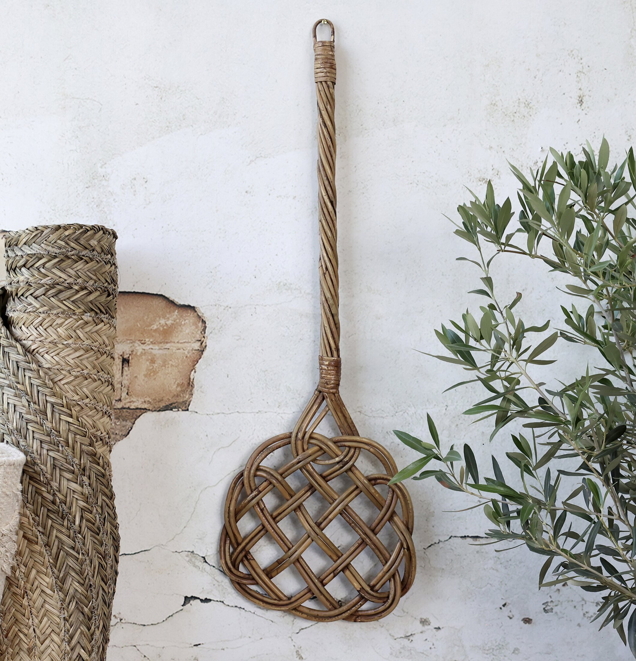 Mattpiska Rotting Natur från Chic Antique på rustik vägg