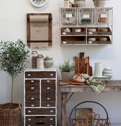 Pappersrulle från Chic Antique i rustik träram med text