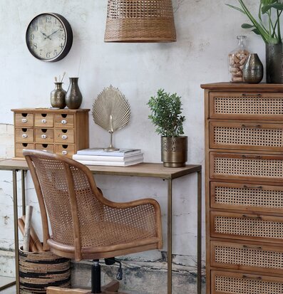 Liten Träbyrå 9 Lådor från Chic Antique på skrivbord