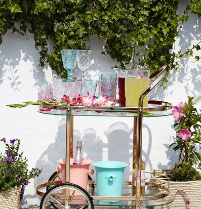 Cocktail Cart Rose Gold från Rice med glas och drycker