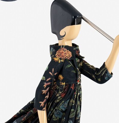 Bordslampa Zakinda från Skitso med unik personfigursdesign