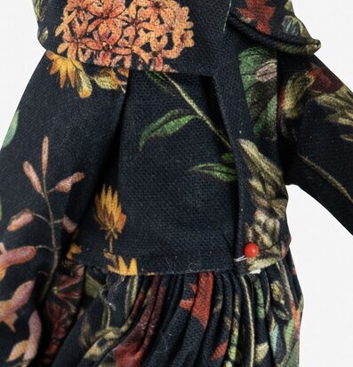 Bordslampa Zakinda från Skitso med färgrik botanisk design