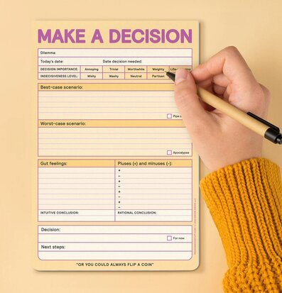 Make a Decision Pad från Knock Knock i ljusgul ton