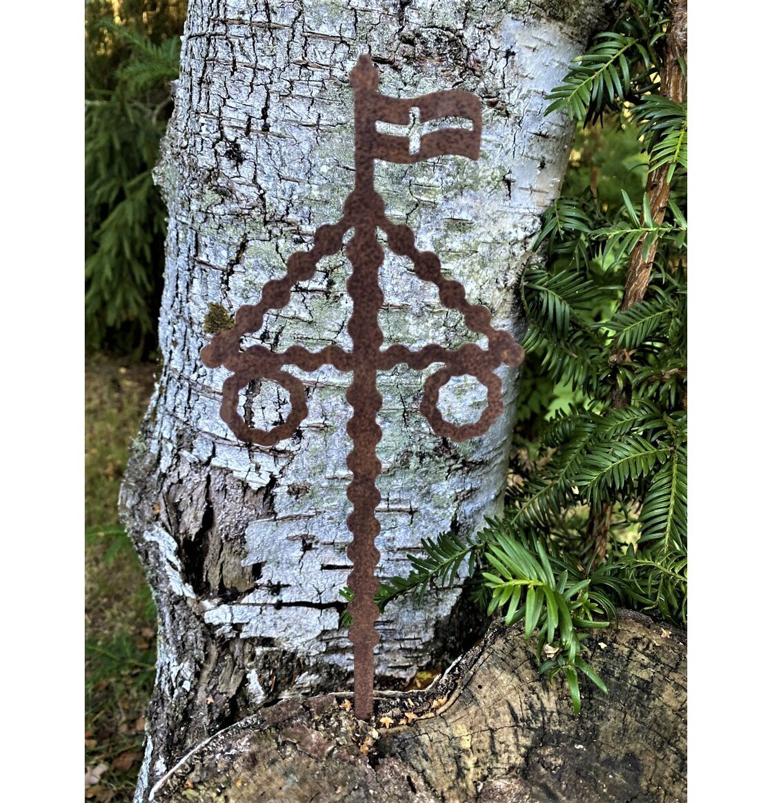 Midsommarstång Rost Stick från Lind Decoration i trädgård