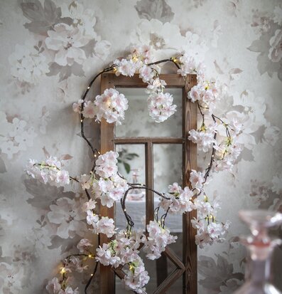 Girlang CherryFlower från Star Trading med LED-ljus